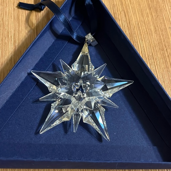Swarovski Crystal 2001 Christmas Ornament